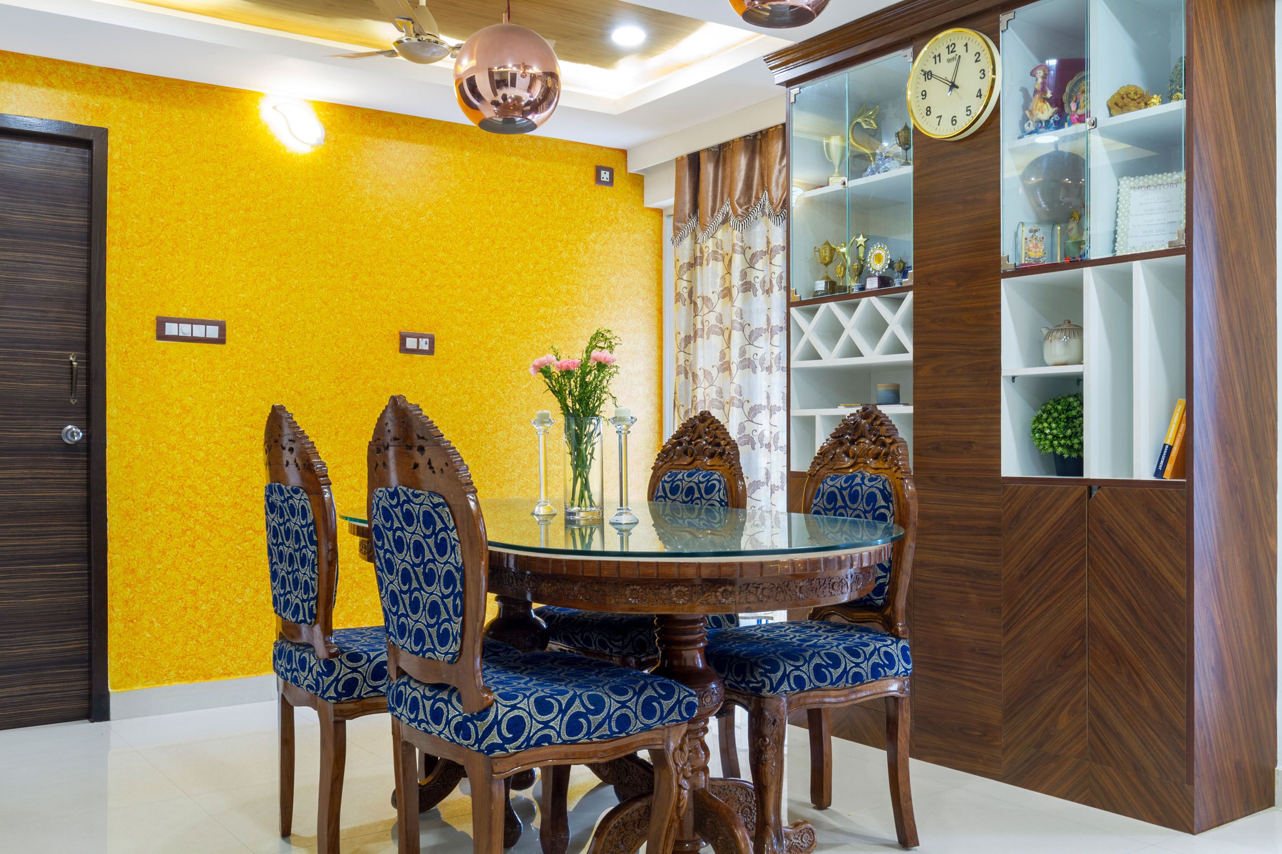 Contemporary 4-Seater Dining Room With Yellow Textured Wall Paint