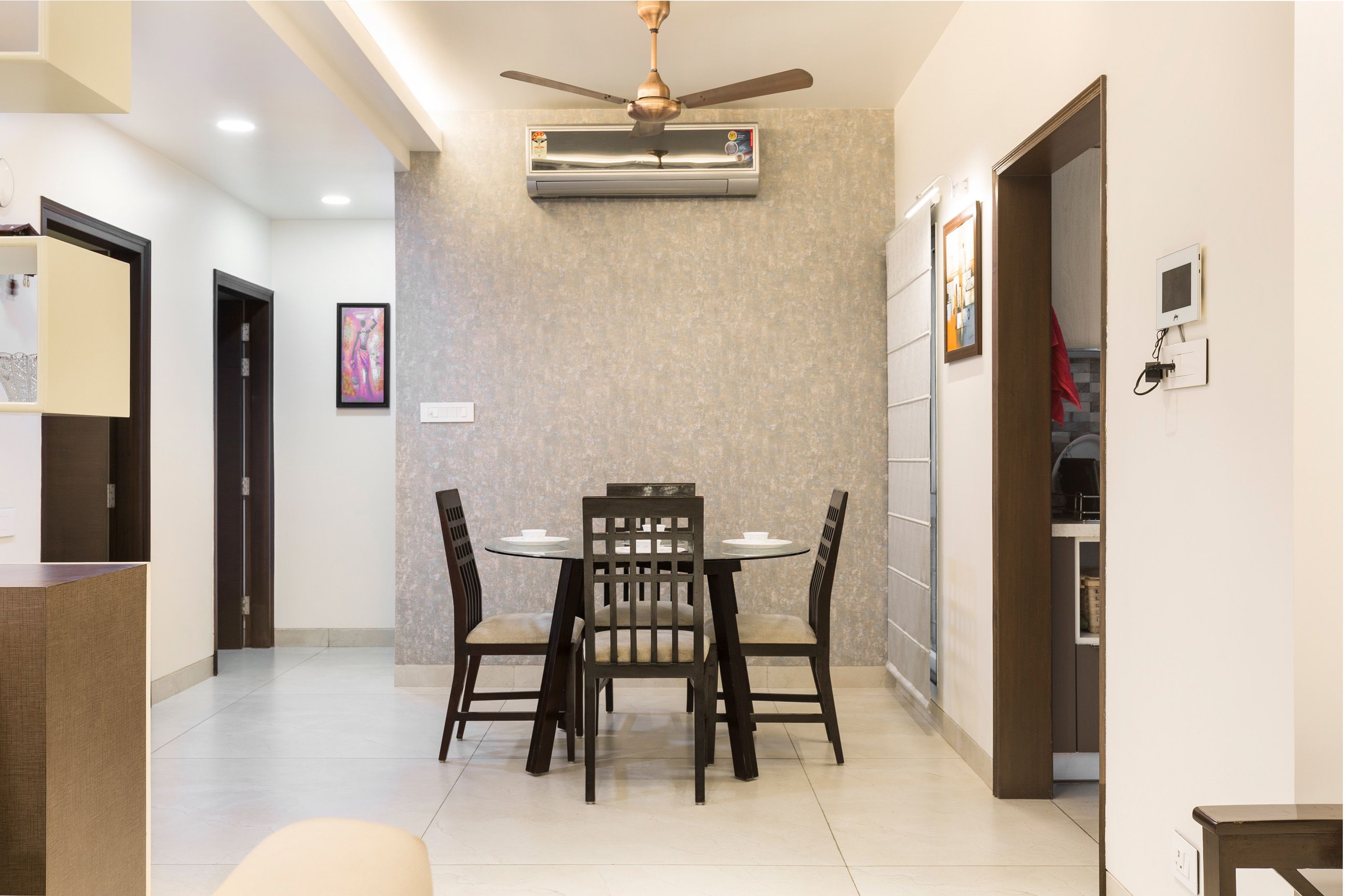 Modern 4-Seater Dining Room With Grey Textured Wall Design